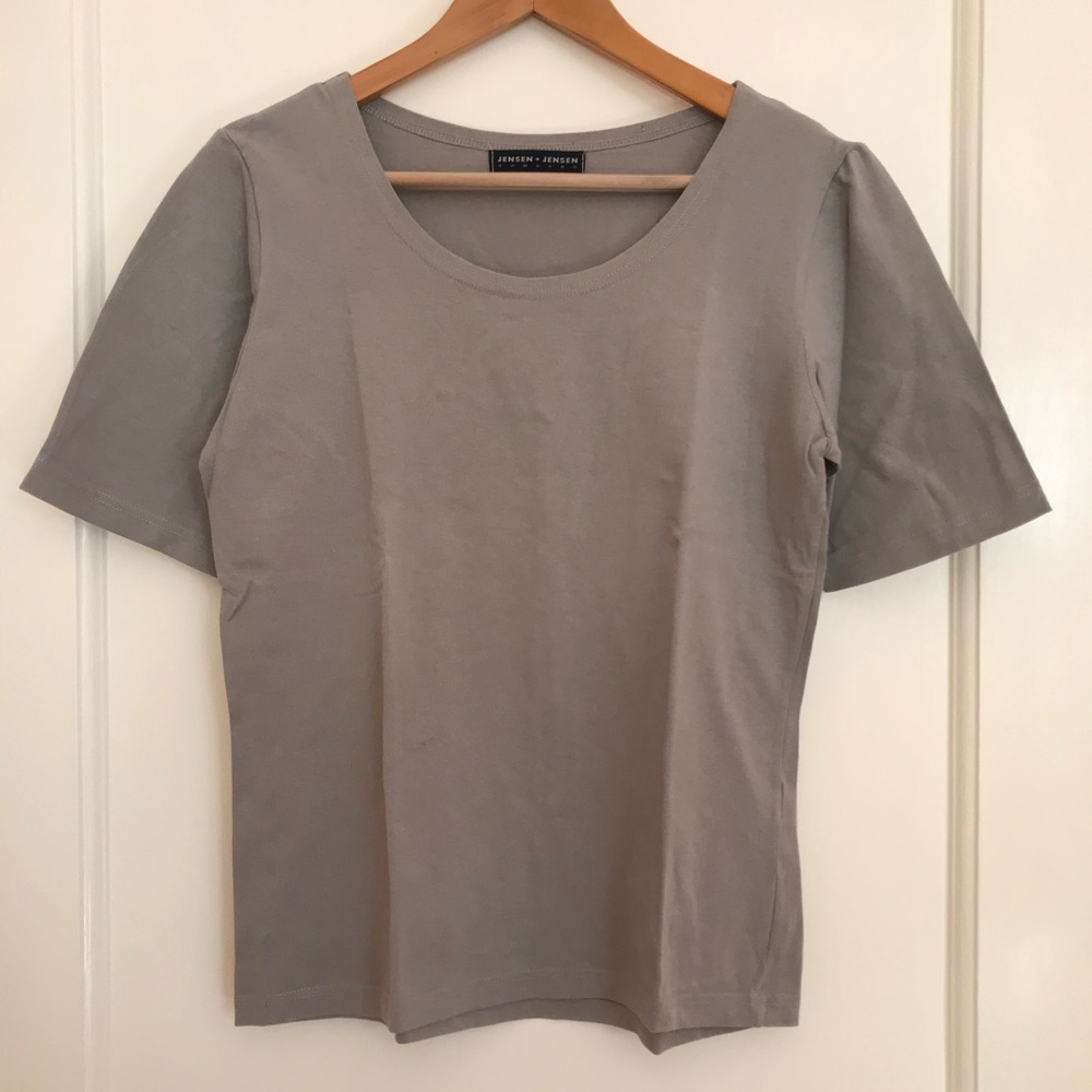 womens grey t-shirt